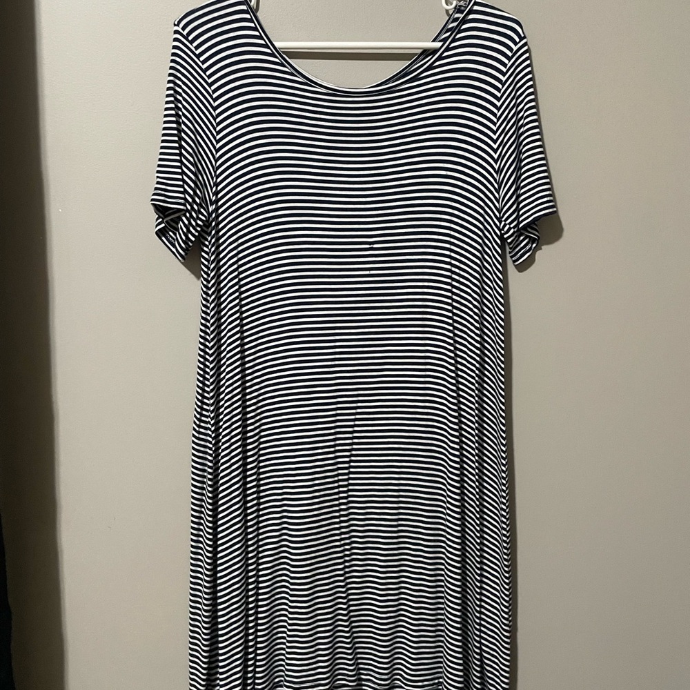 sweet claire , size medium , navy and white strips